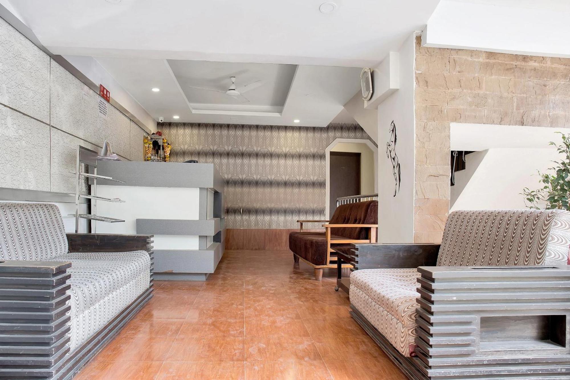 מומביי Hotel O Rana Residency Near Western Express Highway Metro Station מראה חיצוני תמונה