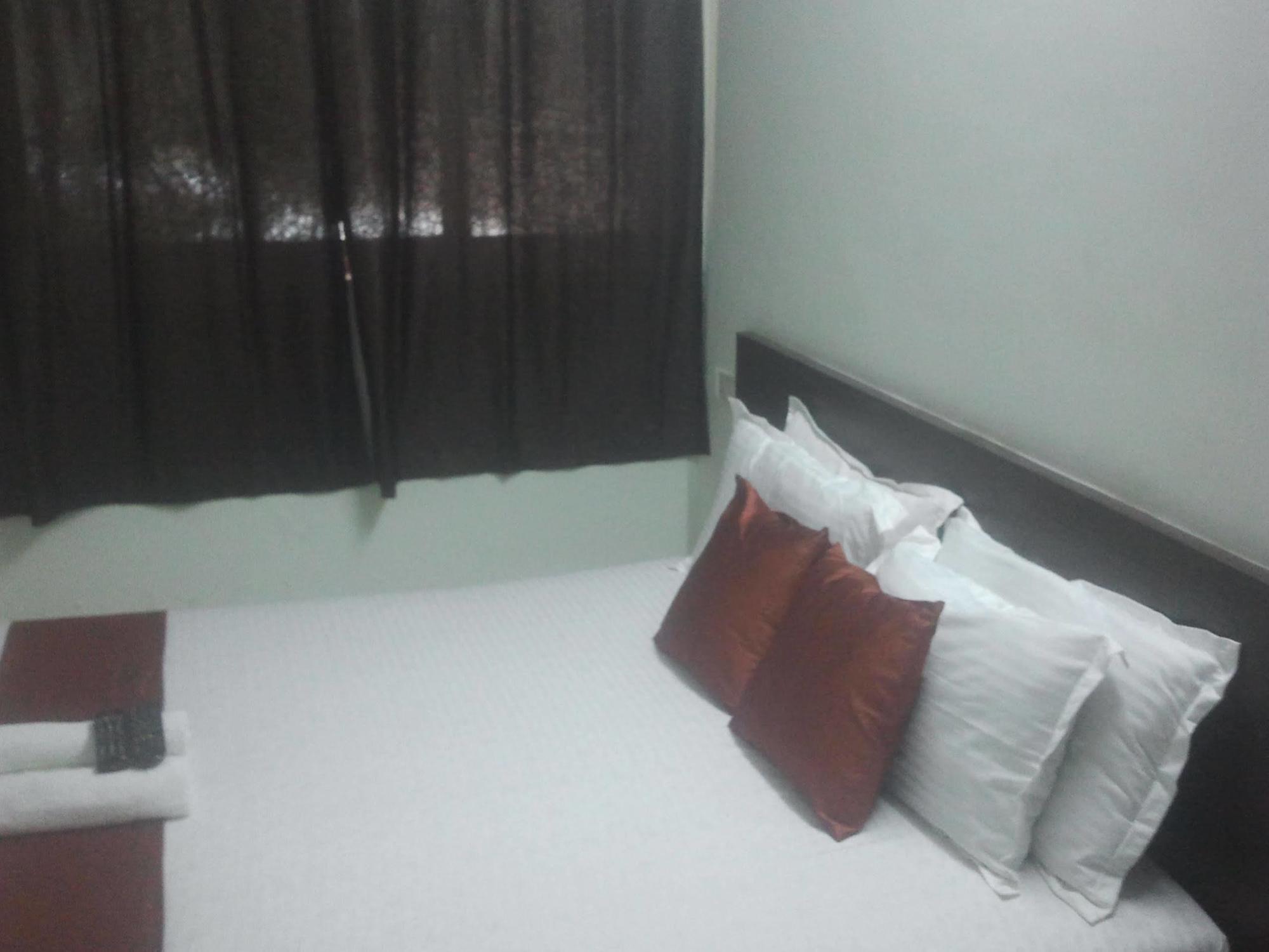 מומביי Hotel O Rana Residency Near Western Express Highway Metro Station מראה חיצוני תמונה