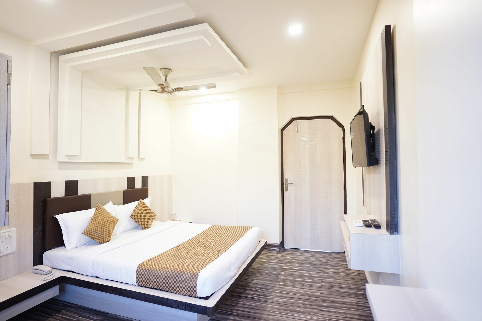 מומביי Hotel O Rana Residency Near Western Express Highway Metro Station מראה חיצוני תמונה