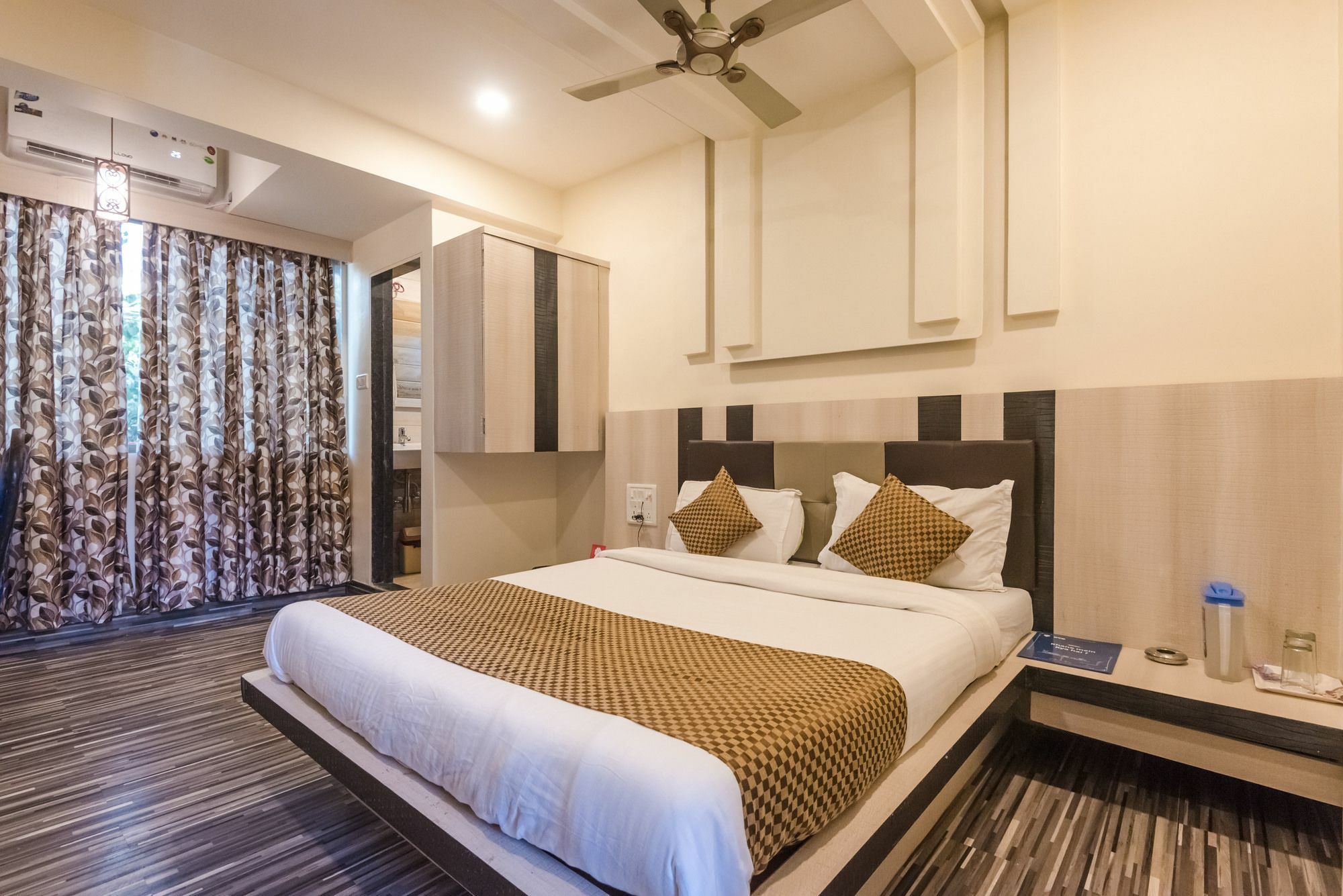 מומביי Hotel O Rana Residency Near Western Express Highway Metro Station מראה חיצוני תמונה