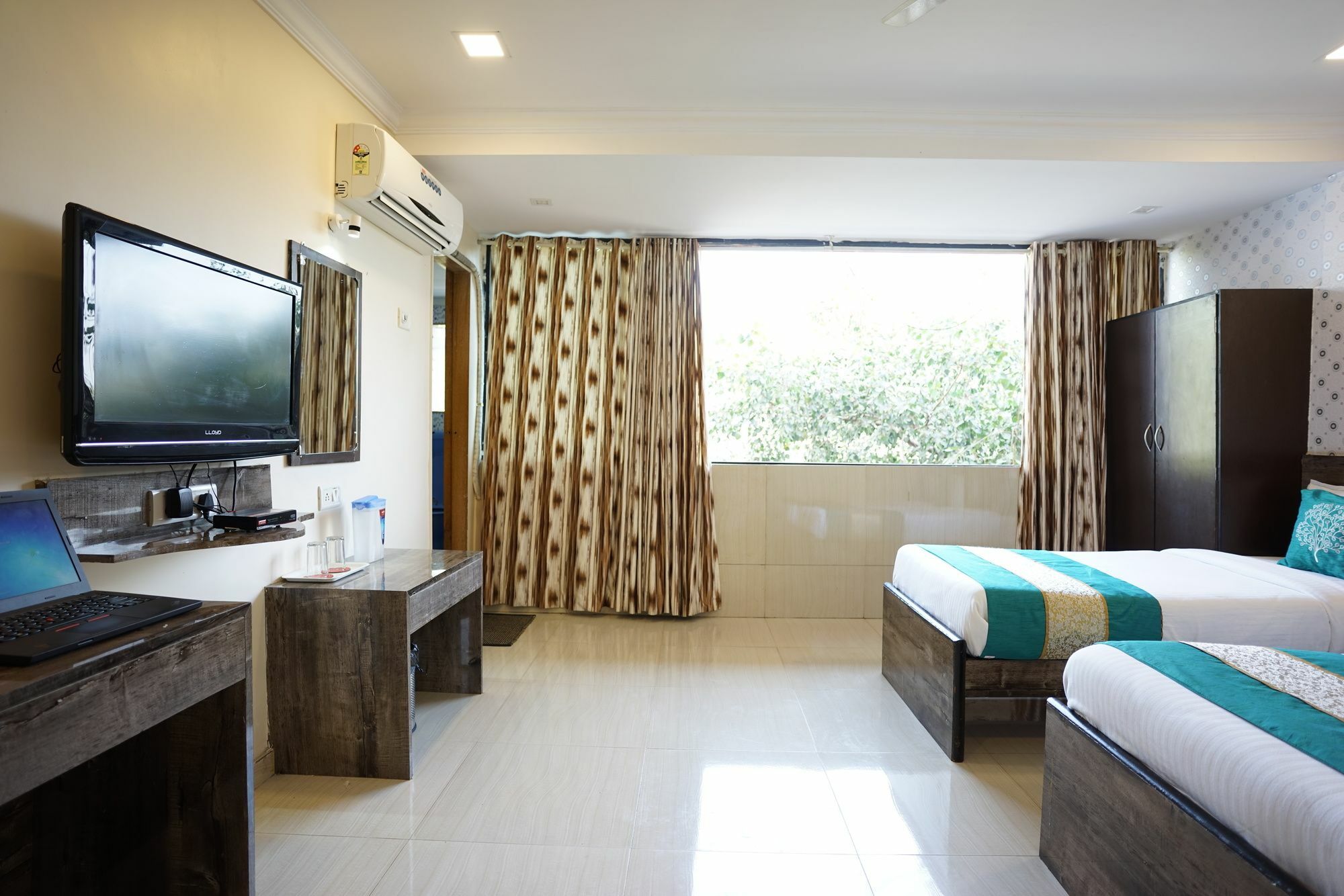 מומביי Hotel O Rana Residency Near Western Express Highway Metro Station מראה חיצוני תמונה
